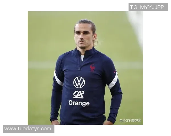 足球明星风采大揭秘主播带你领略绿茵场上的传奇故事与精彩瞬间 足球明星风采大揭秘主播带你领略绿茵场上的传奇故事与精彩瞬间