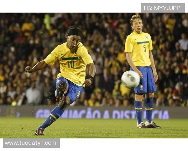 足球明星眼中的功夫魅力与传奇人物探秘 足球明星眼中的功夫魅力与传奇人物探秘