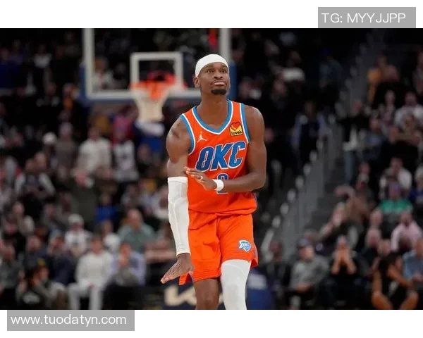 湖人队与雷霆队历史交锋战绩分析及近期表现对比 湖人队与雷霆队历史交锋战绩分析及近期表现对比